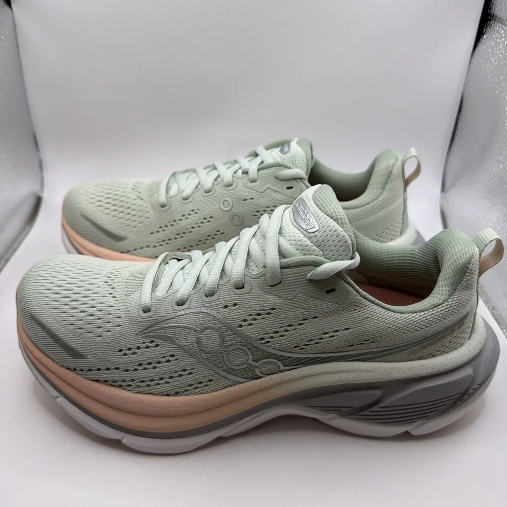 Saucony Womens Hurricane 25 Comfortable Athletic Shoes Mist Cameo Size 8.5. New